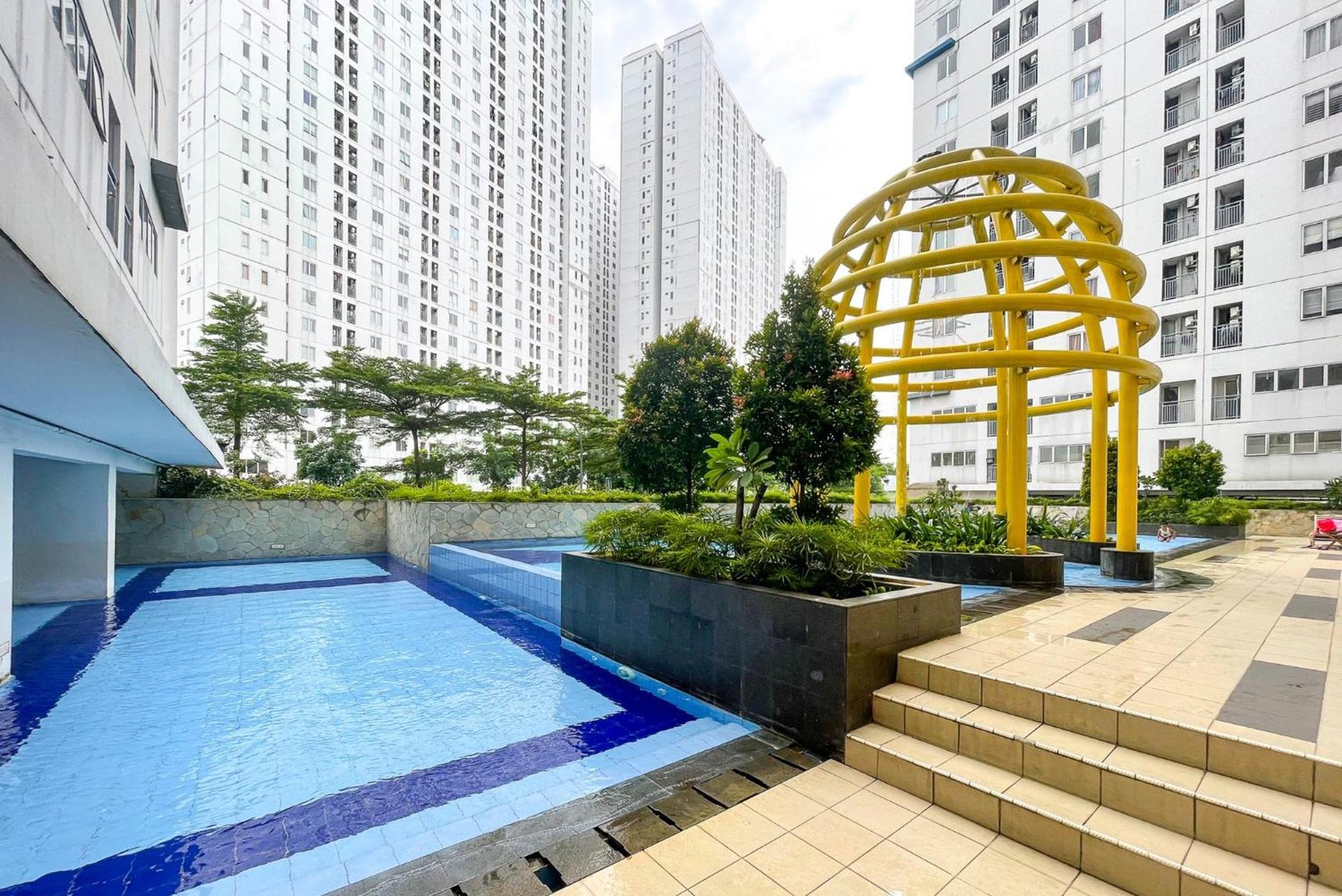 Redliving Bassura - Ens * Jakarta